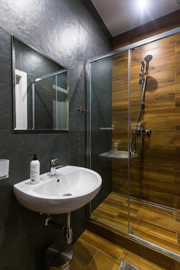 3 Vodna Apartment ลวีฟ ภายนอก รูปภาพ